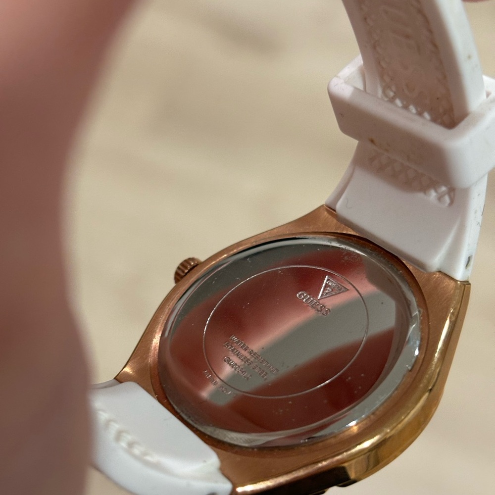 Guess Women's White and Rose Gold Watch - Picture 2 of 6